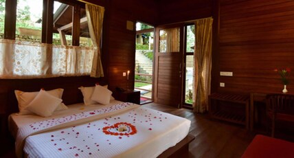 Stanmore Bungalow | Rooms in a Villa Room Type - Wooden Chalet