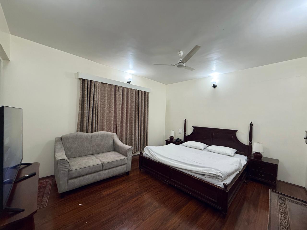 Hotel The Kashmir - Tap to explore photos