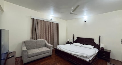 Hotel The Kashmir Room Type - Family suite with dining room and bathtub Hotel The Kashmir Room Type - Family suite with dining room and bathtub