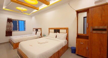 EESHA Beach View Stay ( Near Temple and Beach) Room Type - Quadruple Room ( without lift 1st and 2nd Floor)