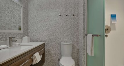 Home2 Suites by Hilton Williston Burlington Room Type - 1 KING STUDIO SUITE NOSMOK