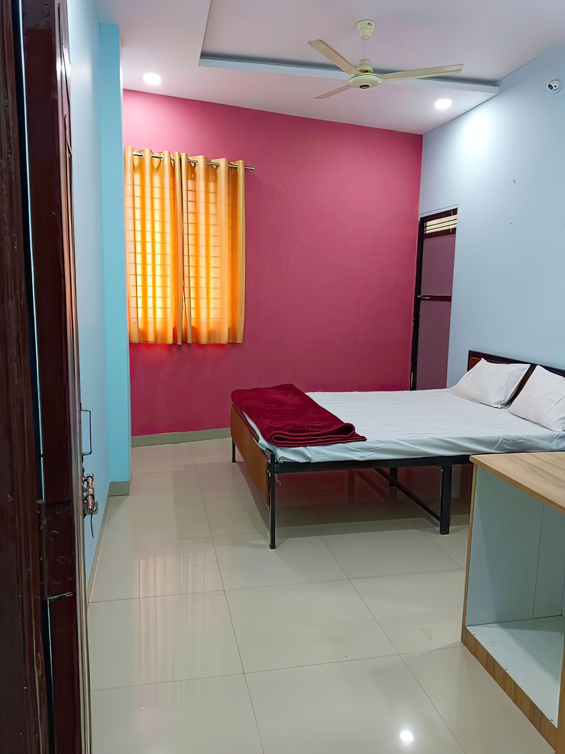 Shri Mahavir Home Stay - Tap to explore photos