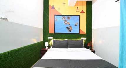 OYO 82026 BANGUR INN Room Type - Classic
