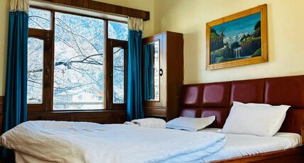 Hostelam The Mountain Story Manali Room Type - Standard Room With Balcony