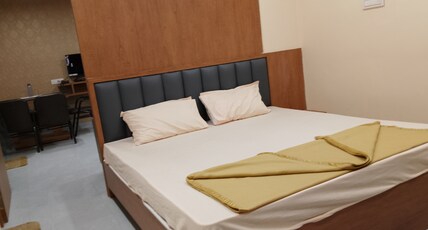 StayGuru Hotel Paradise Inn Room Type - SUITE ROOM