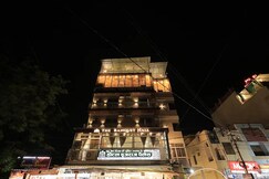 HOTEL VRAJRAJ PALACE
