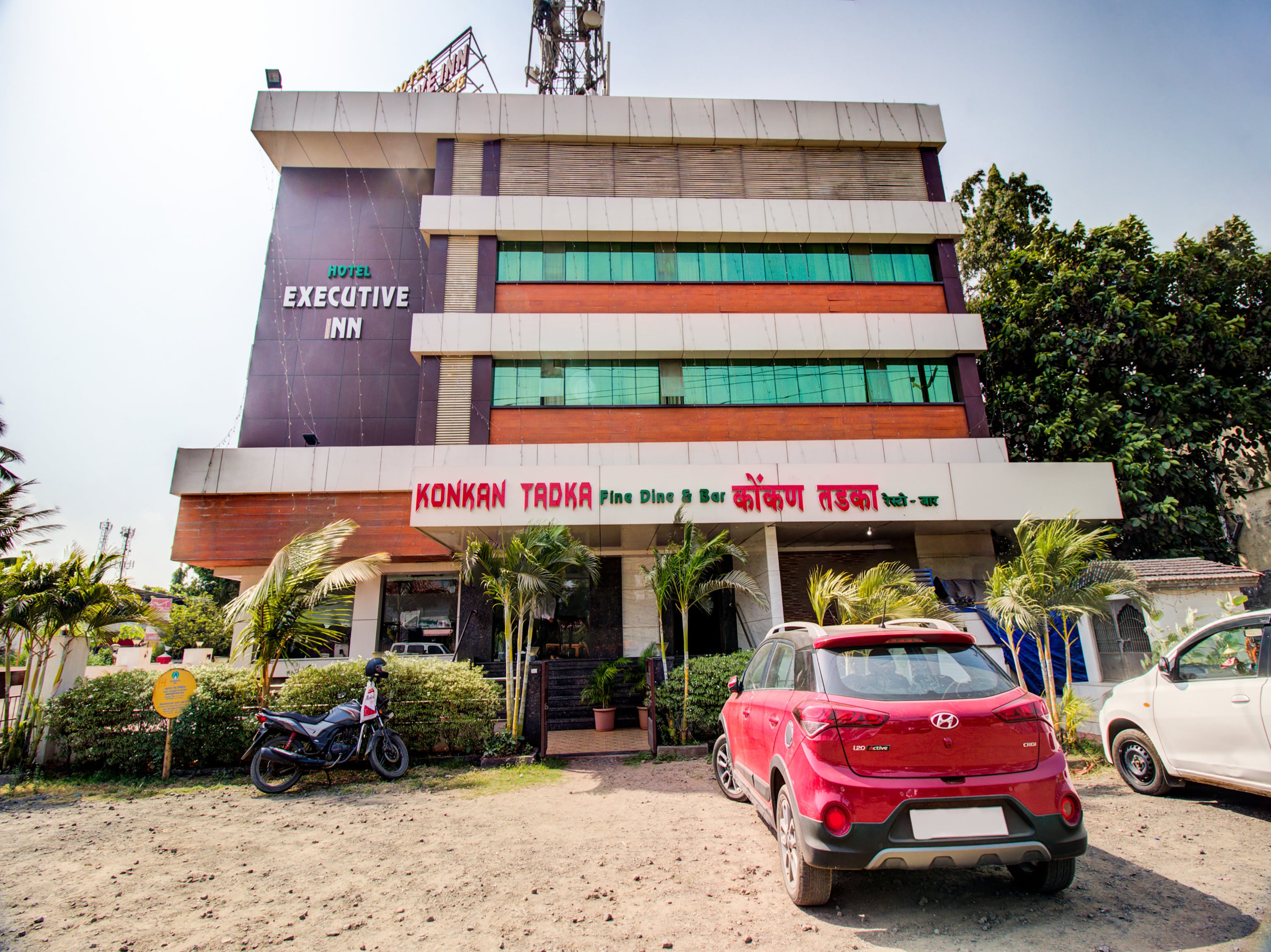 Hotel Executive Inn - Tap to explore photos