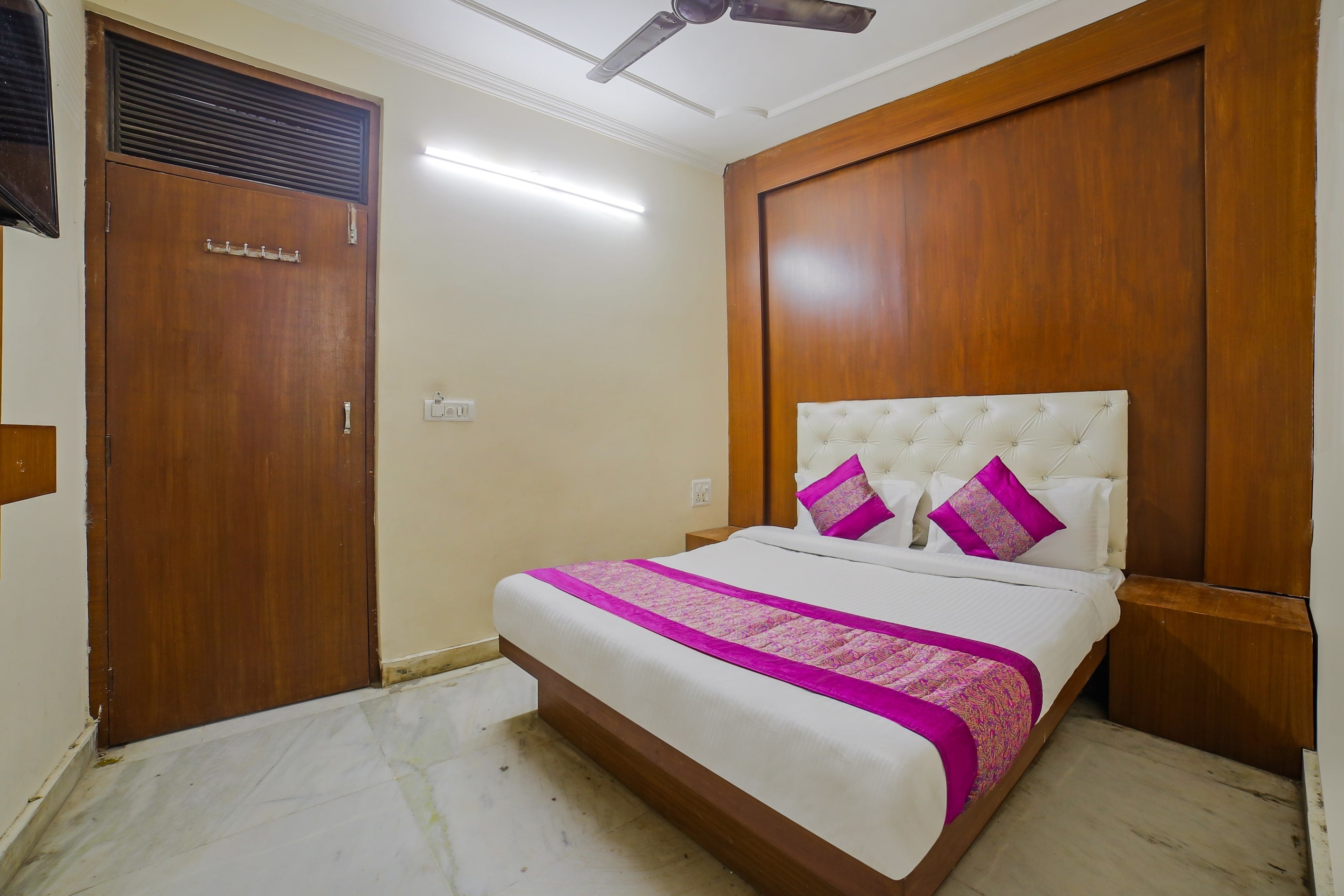 Hotel O Shyam Palace DX - Tap to explore photos