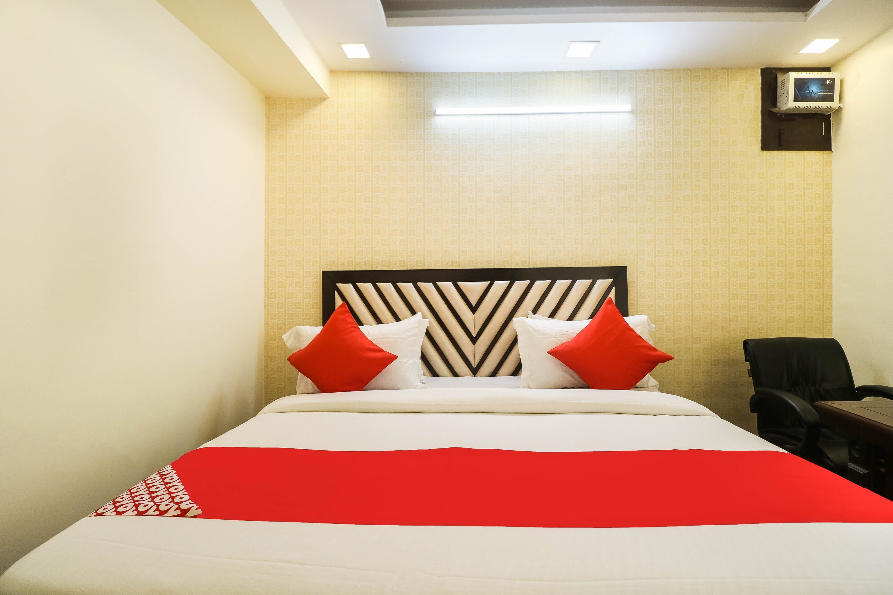 Super Hotel O Sagar Stay Inn - Tap to explore photos