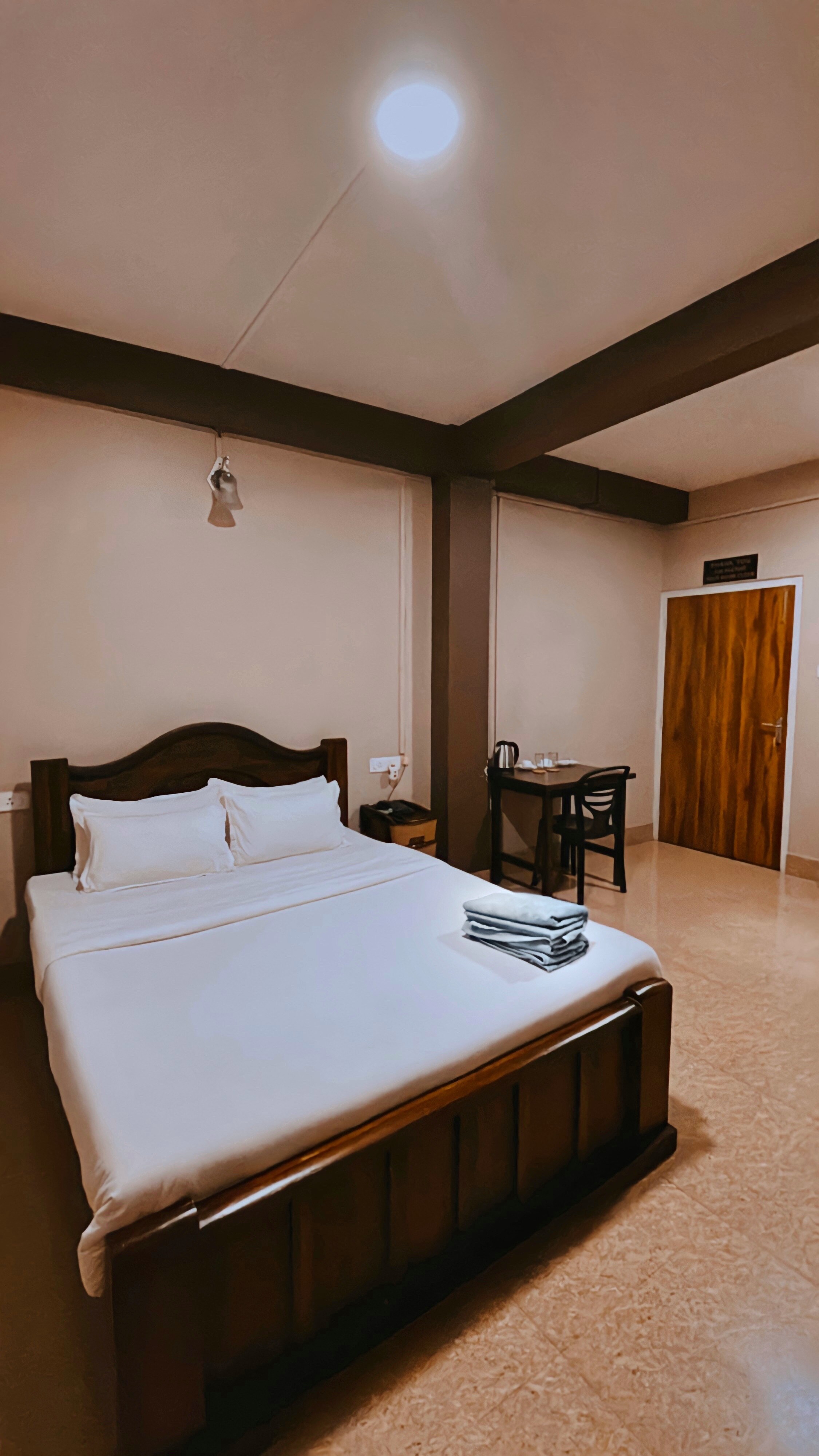 Stone Crest Homestay| Rooms & Caretaker - Tap to explore photos