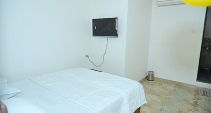 Hotel S S Royal Room Type - Deluxe Room Ac