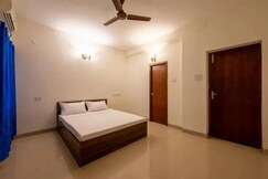 FabHotel Nayana Square