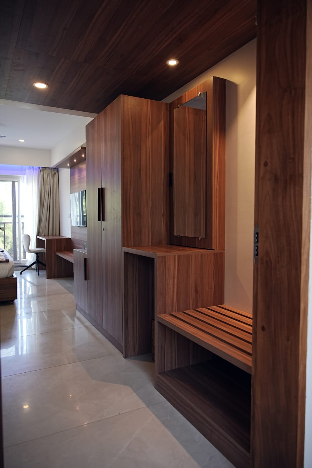 Tranquil Riverview Inn - Tap to explore photos