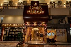 Hotel Vibrant Lawn And Banquet