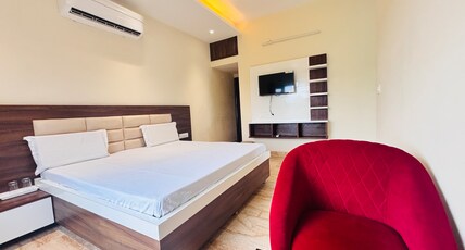 Hotel Celebrations Room Type - Family room-1