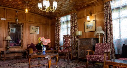 Alaska Group of Houseboat Room Type - Deluxe Room