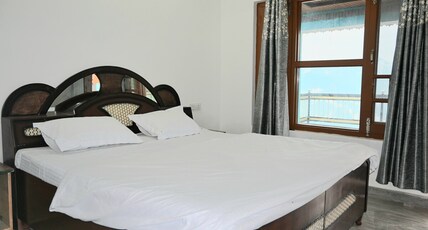 Escape to the Hills Calm stay iii Room Type - Bedroom 1