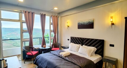 The Cliff House Room Type - Valley View Room 1