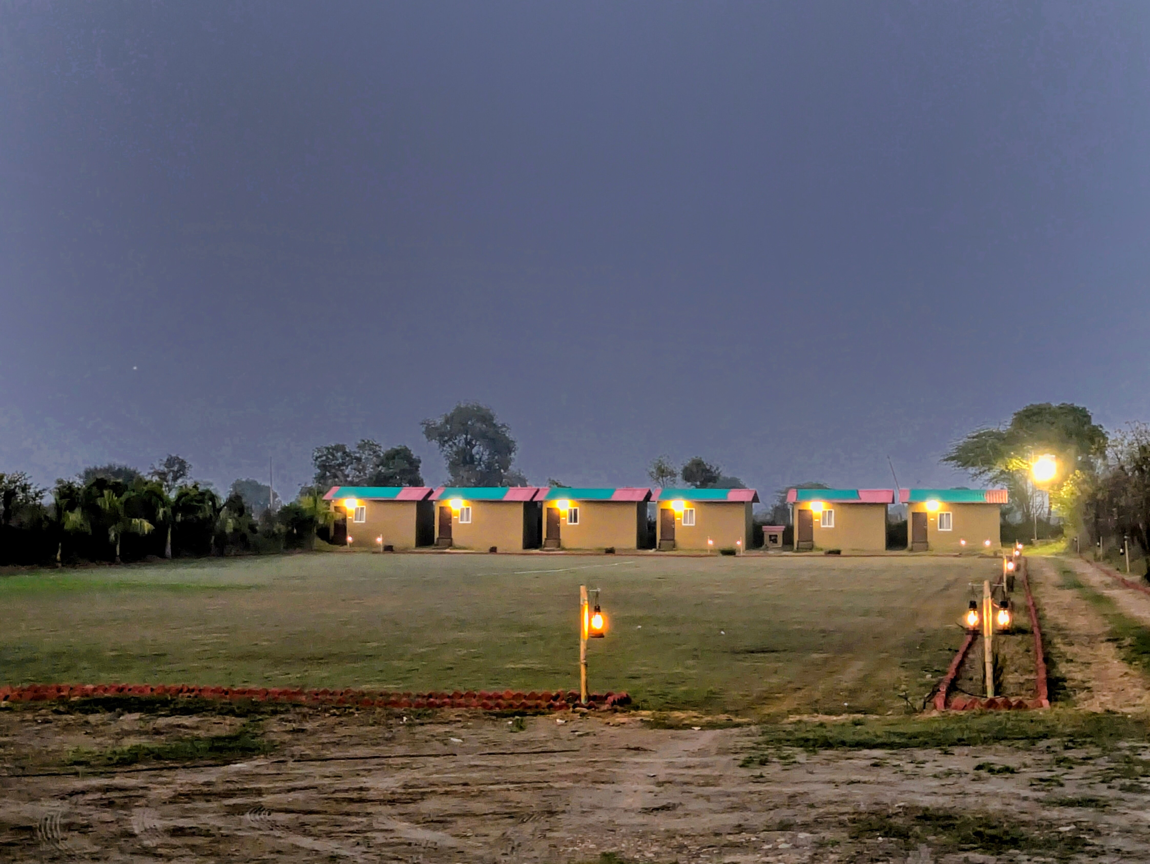 ranthambhore tiger village - Tap to explore photos