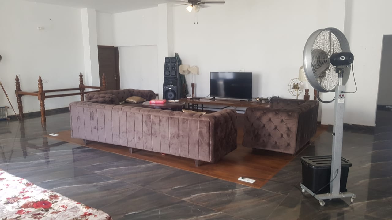 Farm Stay - Tap to explore photos