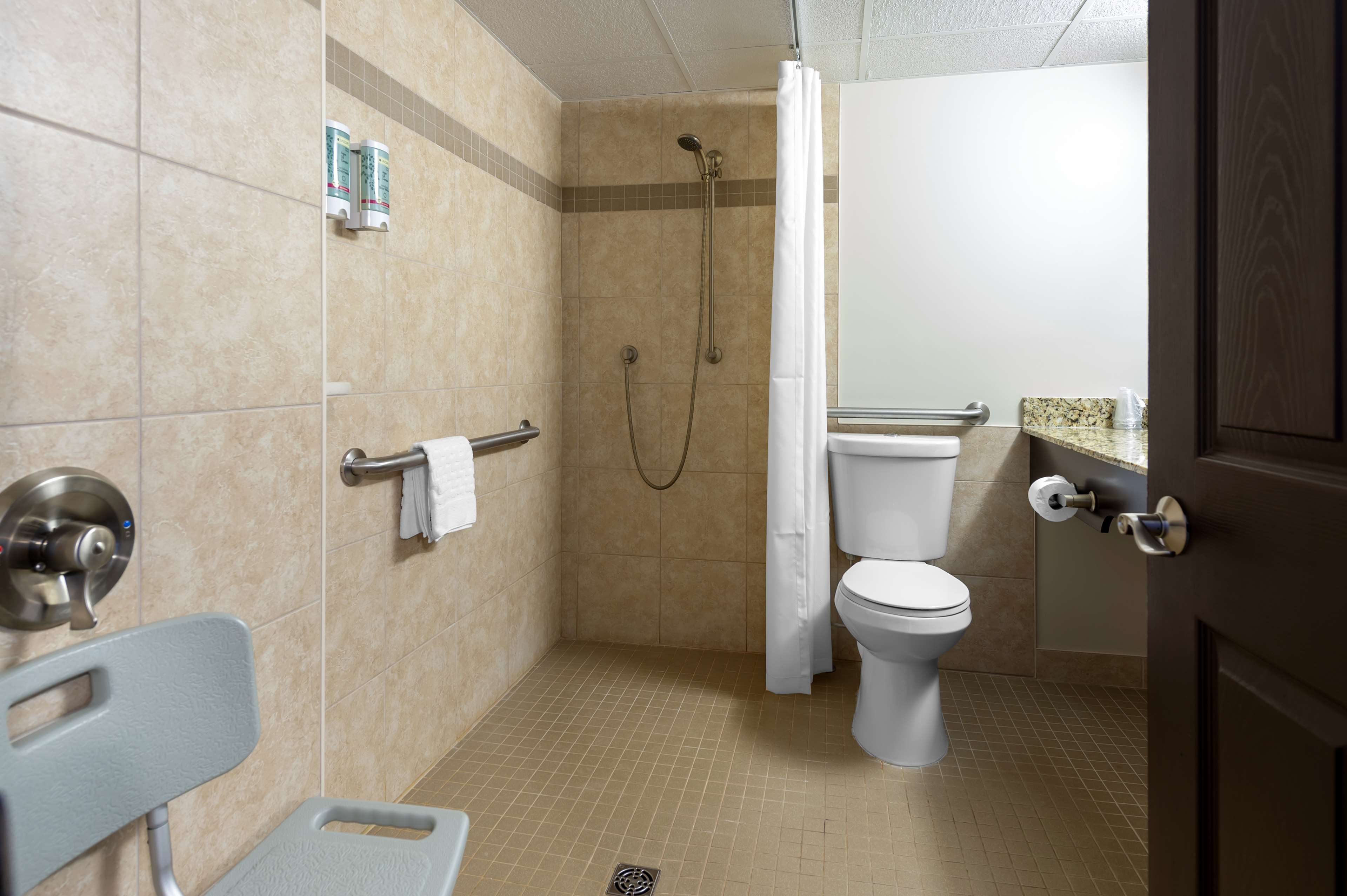 Best Western Pembroke Inn & Conference Centre - Tap to explore photos