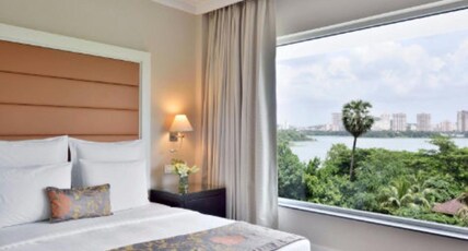 Lakeside Chalet Marriott Executive Apartments Room Type - One Bedroom Lake View, 1 Bedroom Apartment, 1 Queen Lakeside Chalet Marriott Executive Apartments Room Type - One Bedroom Lake View, 1 Bedroom Apartment, 1 Queen