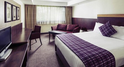 Mercure Swansea Hotel Room Type - Classic family room for 2 adults and 2 children Mercure Swansea Hotel Room Type - Classic family room for 2 adults and 2 children