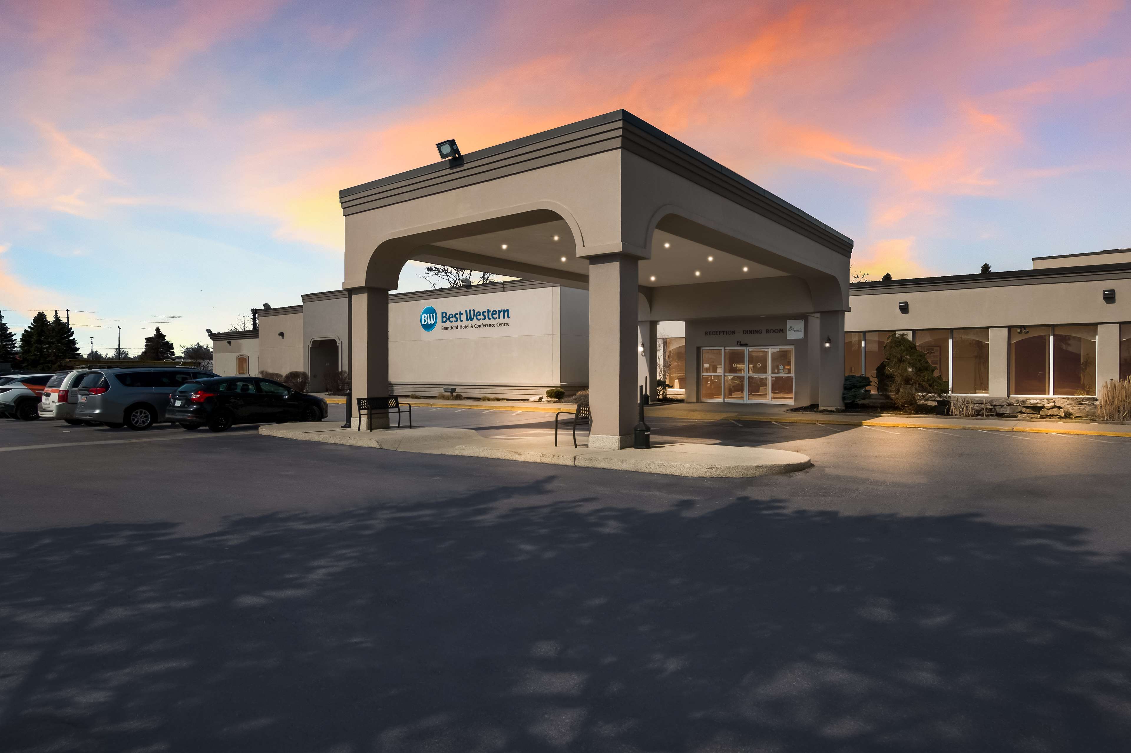 Best Western Brantford Hotel & Conference Centre - Tap to explore photos