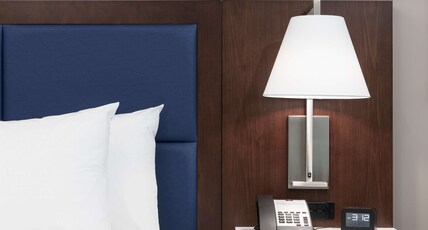 Hampton Inn & Suites by Hilton Phoenix Downtown Room Type - KING ROOM NON SMOKING