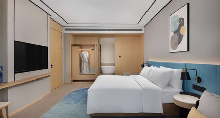 Hilton Garden Inn Rizhao High-Tech Zone Room Type - KING DLX ROOM WITH SOFABED