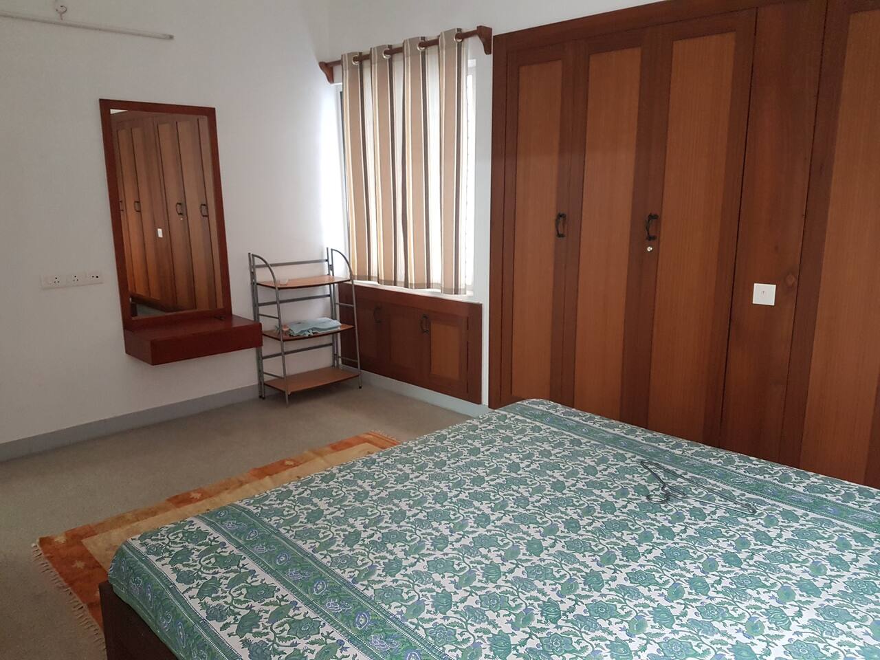 Peaceful Pondy Homestay - Tap to explore photos