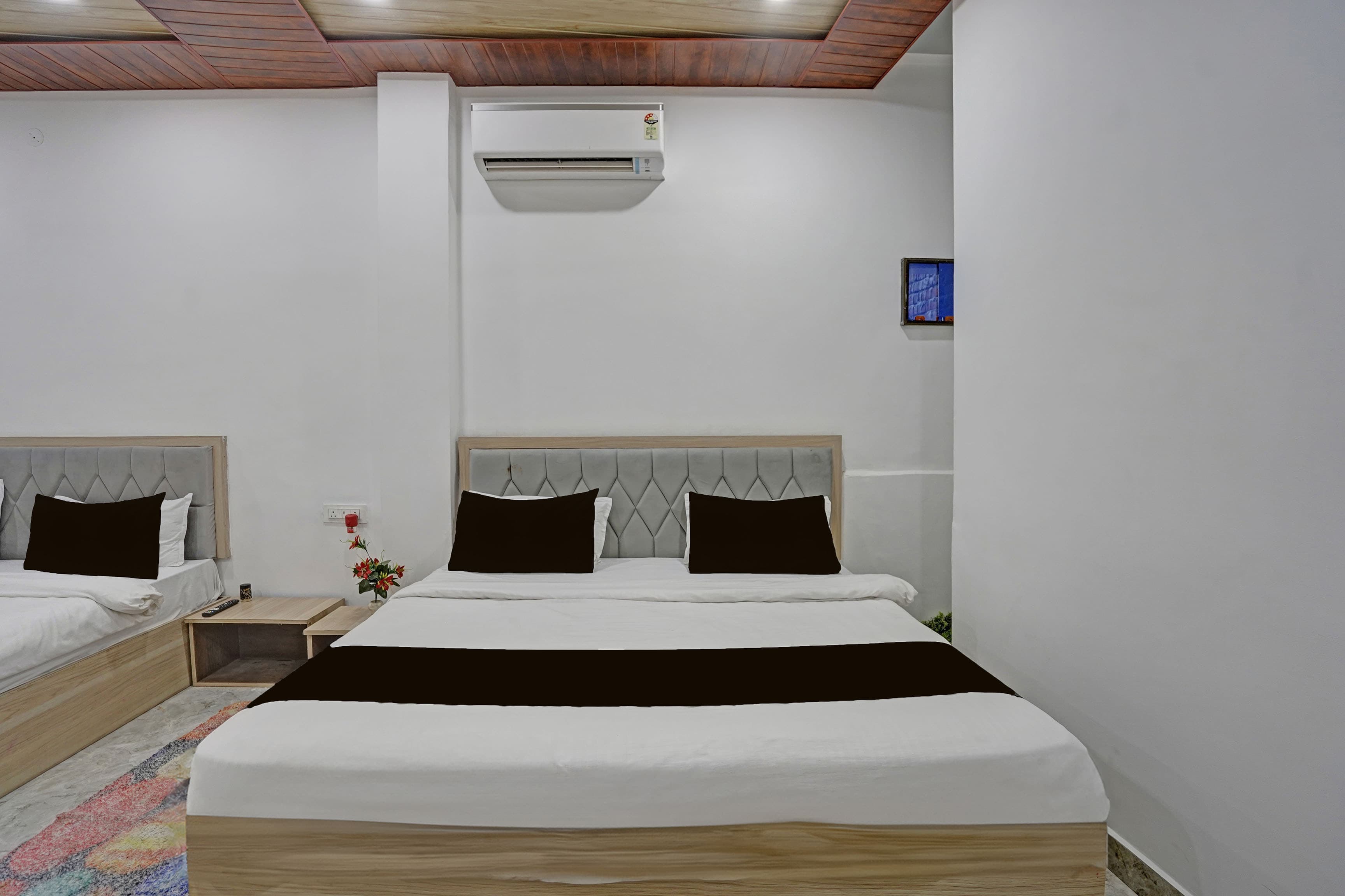 Super Hotel O Sarnath Stupa Varanasi Formerly Bollywood Guest House - Tap to explore photos
