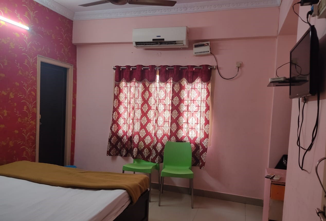VISHNU PRIYA FUNCTION HALL AND GUEST HOUSE - Tap to explore photos