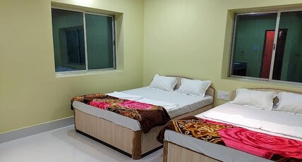 Panchamukhi Green Palace - Managed by Universal Green Commerce Room Type - Standard Four Bed