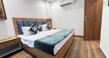 HOTEL DHUNNA REGENCY Room Type - GOLDEN ROOM