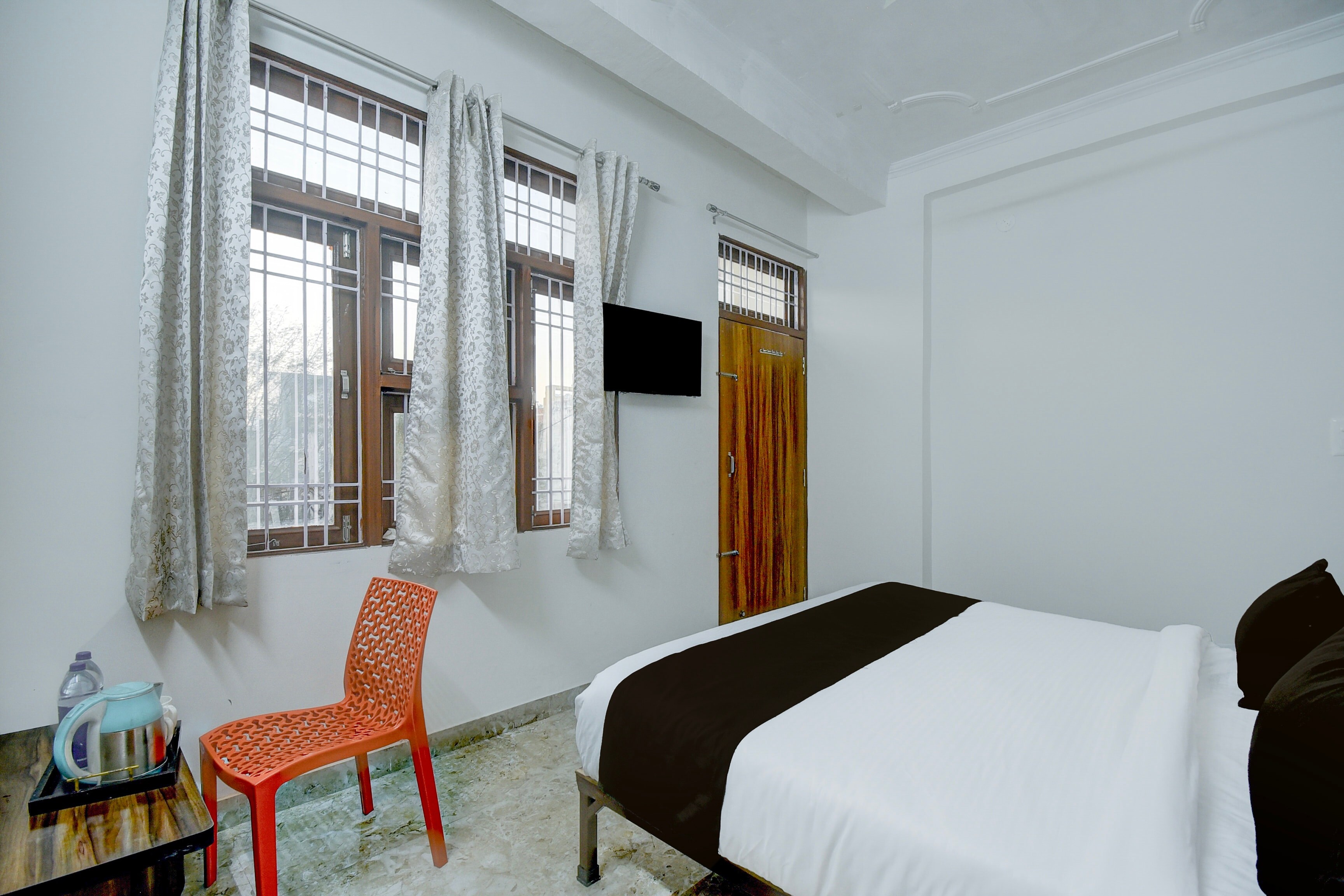 Hotel O Shree Shyaam - Tap to explore photos