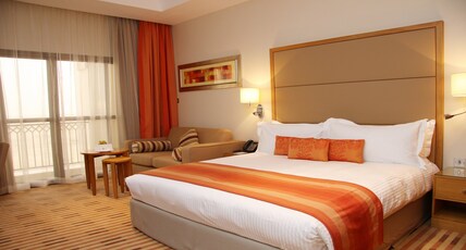 Crowne Plaza SOHAR Room Type - 1 King Standard Pool View Balcony