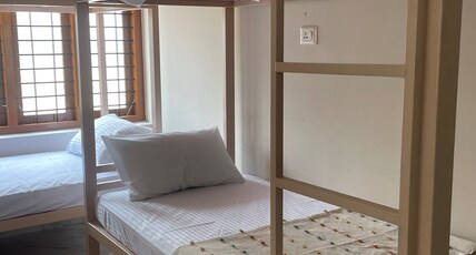 Zenways Private Villa Near to beach quieter bed walk to cliff Room Type - 6 bed dormitory