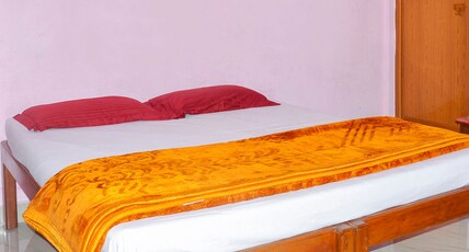 Prem Kuteer | Rooms & Guided Treks Room Type - Couple Room