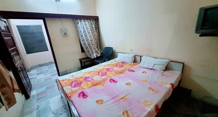 Hotel Raj Room Type - Deluxe Room
