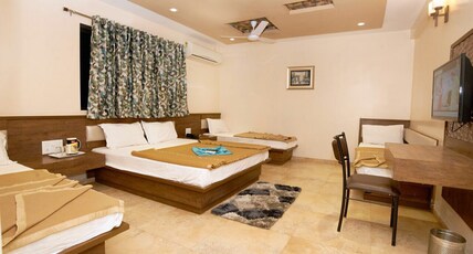 HOTEL SAI SURAJ PARK Room Type - SUPERIOR FIVE BED AC FAMILY ROOM HOTEL SAI SURAJ PARK Room Type - SUPERIOR FIVE BED AC FAMILY ROOM