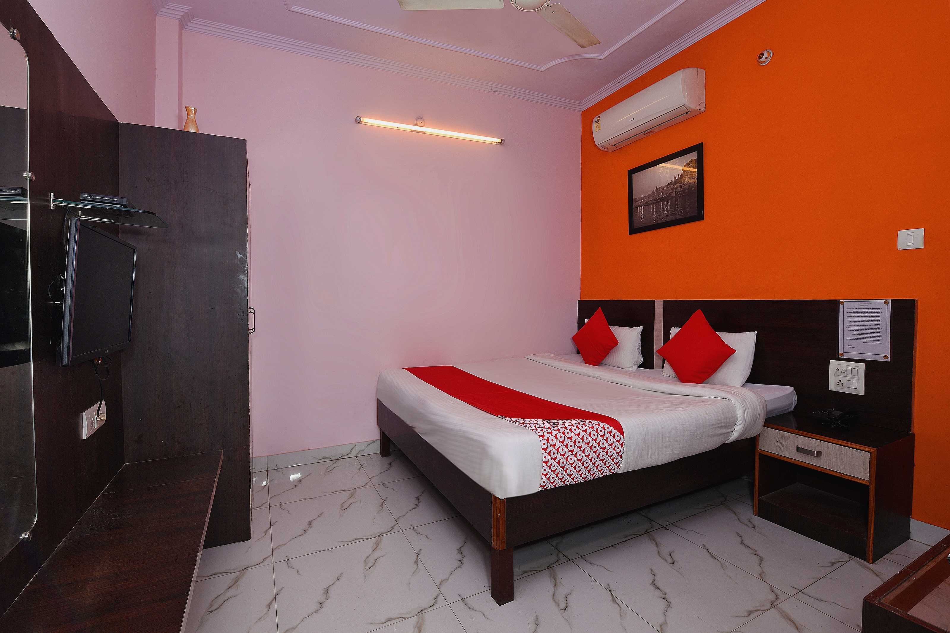 Hotel O Haveli Inn - Tap to explore photos