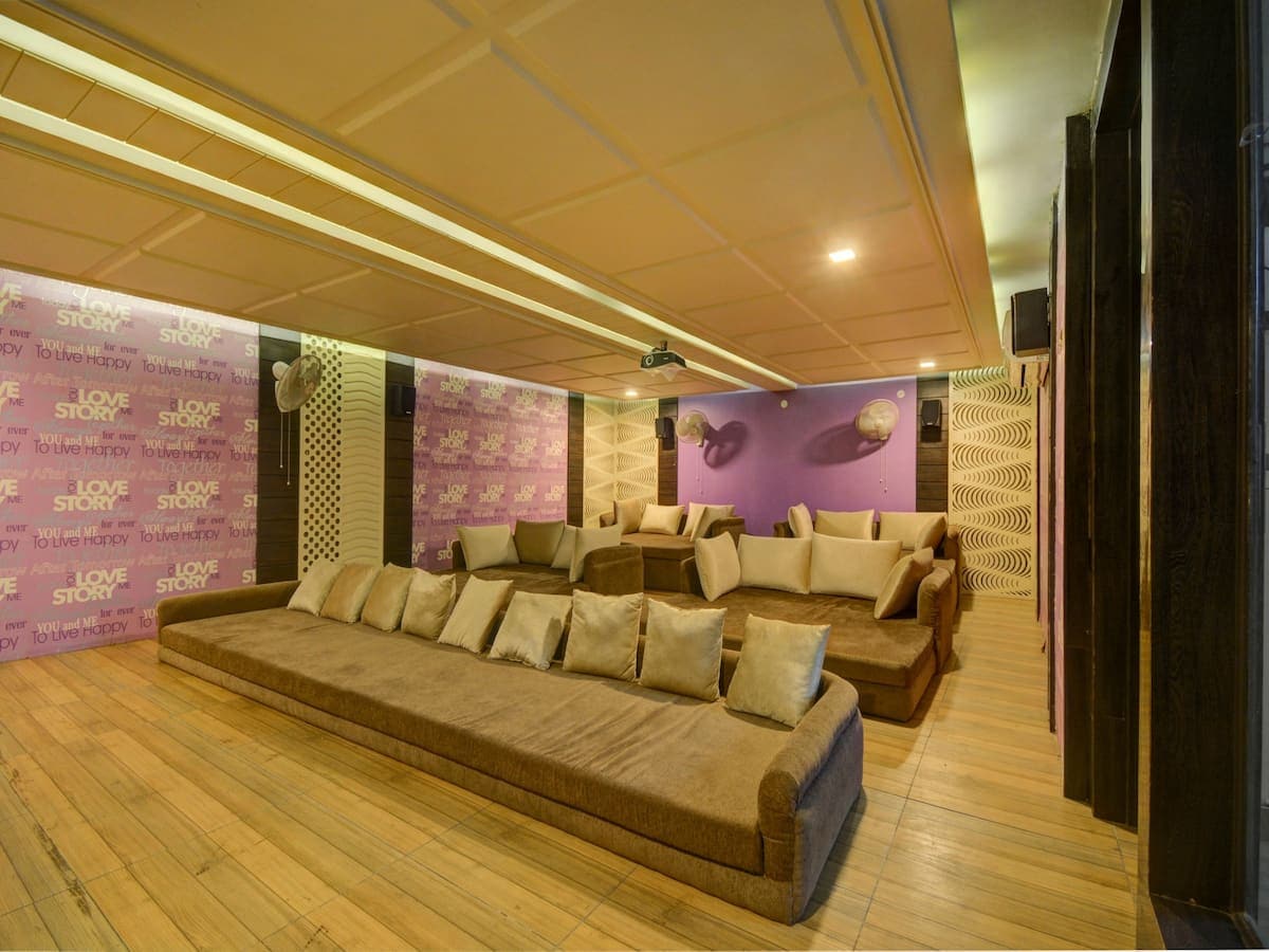 Krishan Kunj - Tap to explore photos