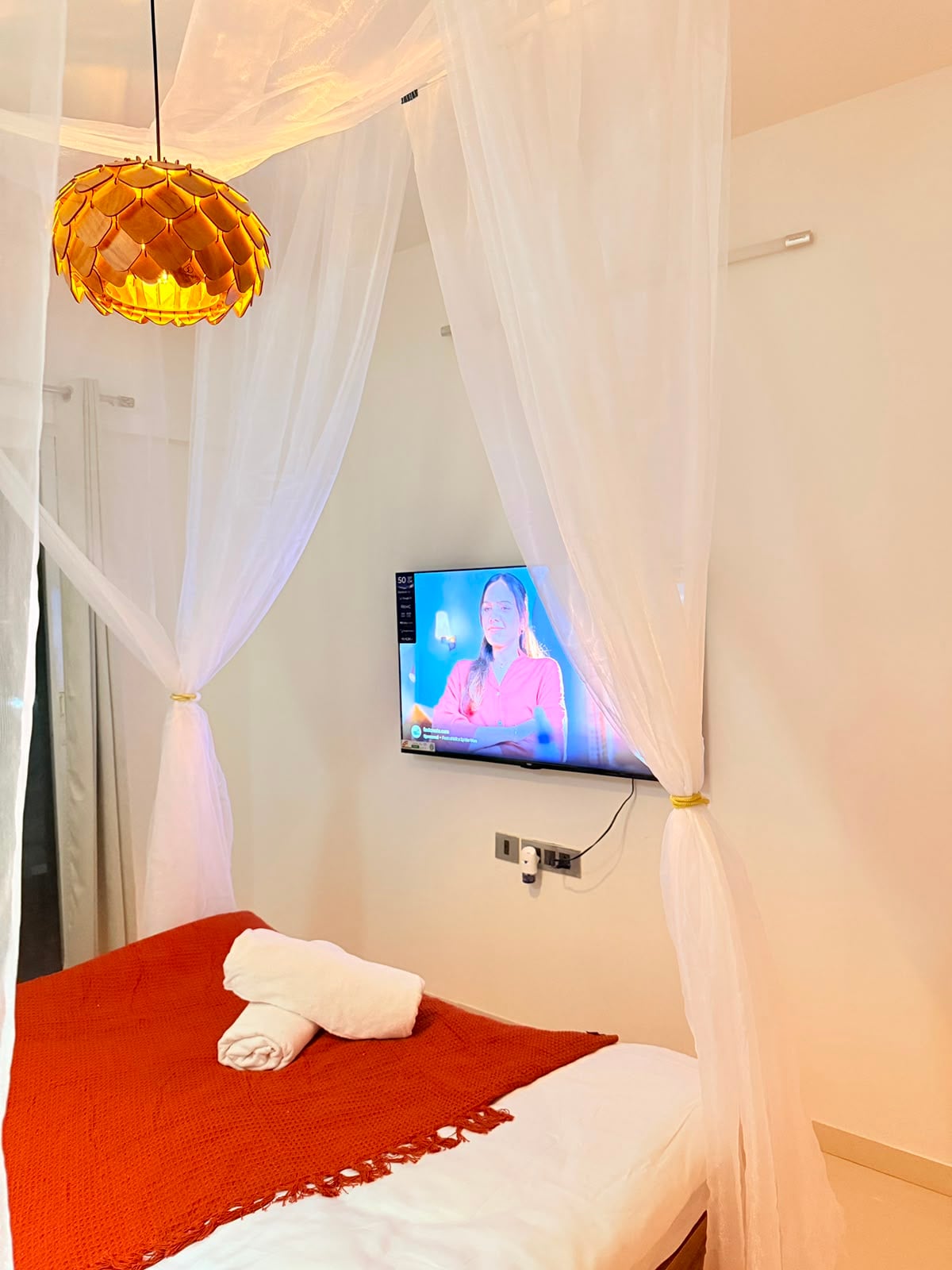 Romantic Jacuzzi stay with Balcony eden Garden - Tap to explore photos