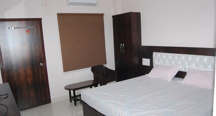 VARUN RESIDENCY Room Type - DELUXE ROOM