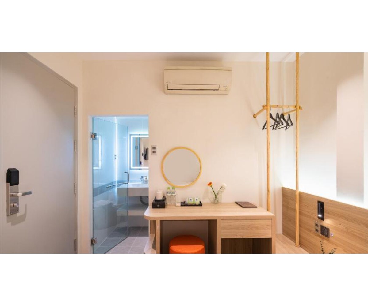 Nicecy Hotel - Le Lai Street - Tap to explore photos