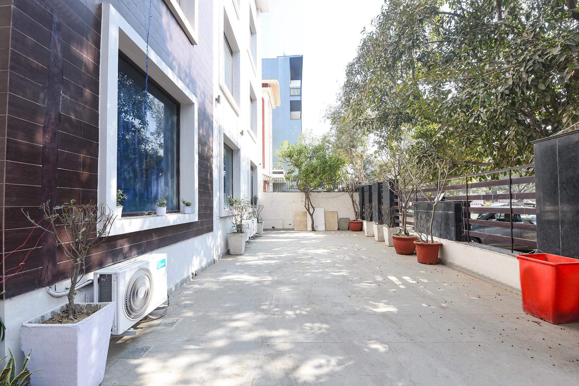 FabHotel Giriraj Hospitality - Tap to explore photos