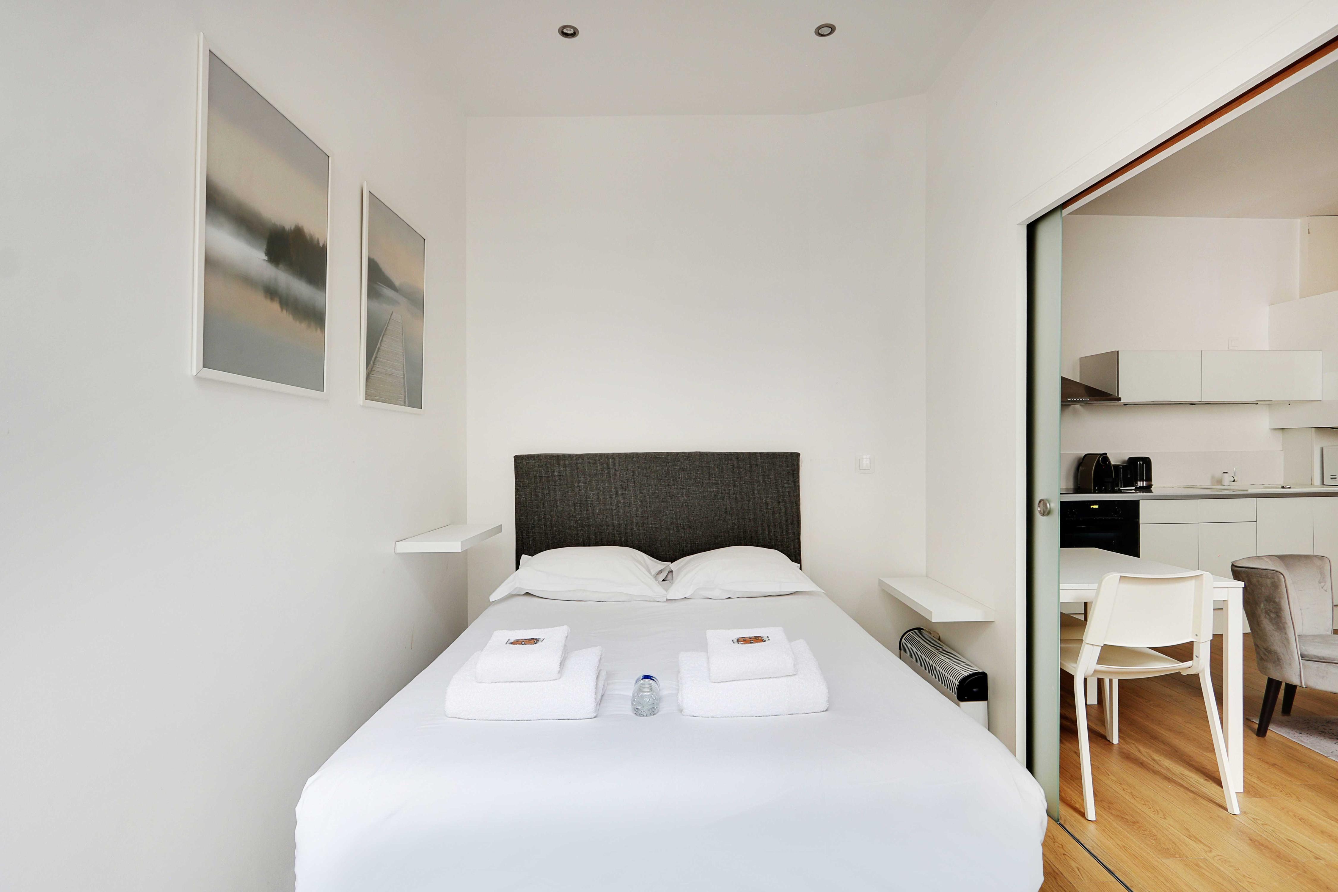 Comfortable apart-1BR/4P- Beaubourg Quarter - Tap to explore photos