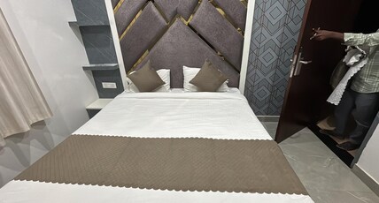 KASHI GANGA INN Room Type - Supper Deluxe Room