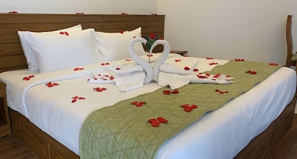 Love Hills Resort Room Type - AC Tree House- 300m Mountain Walk In Stay Love Hills Resort Room Type - AC Tree House- 300m Mountain Walk In Stay